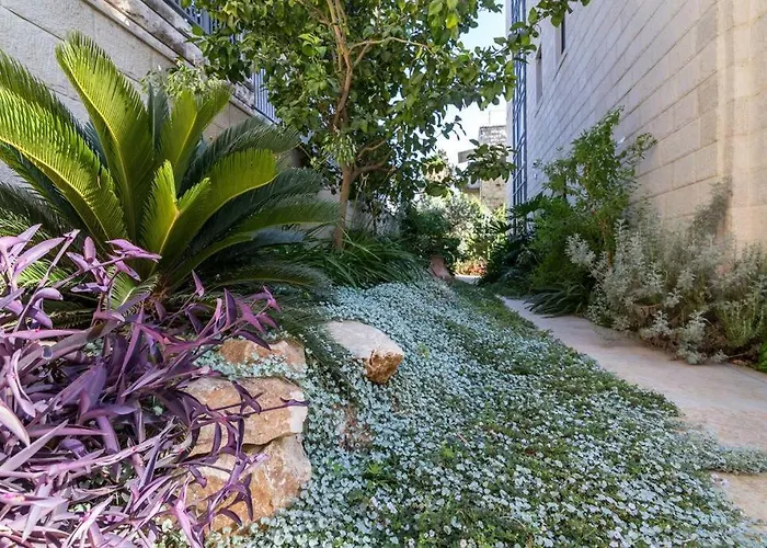 New Luxurious Apt, The Best Location In Jerusalem