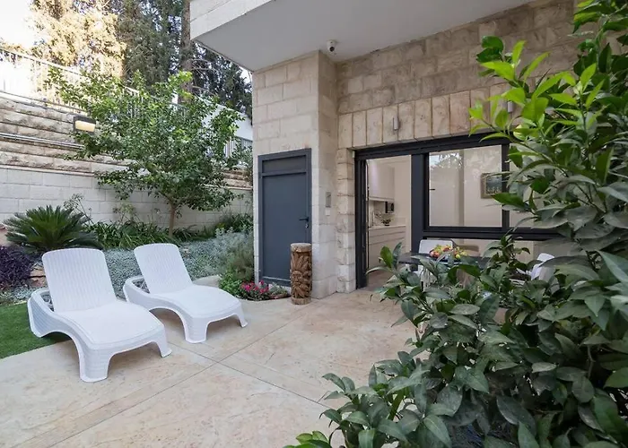 New Luxurious Apt, The Best Location In Jerusalem